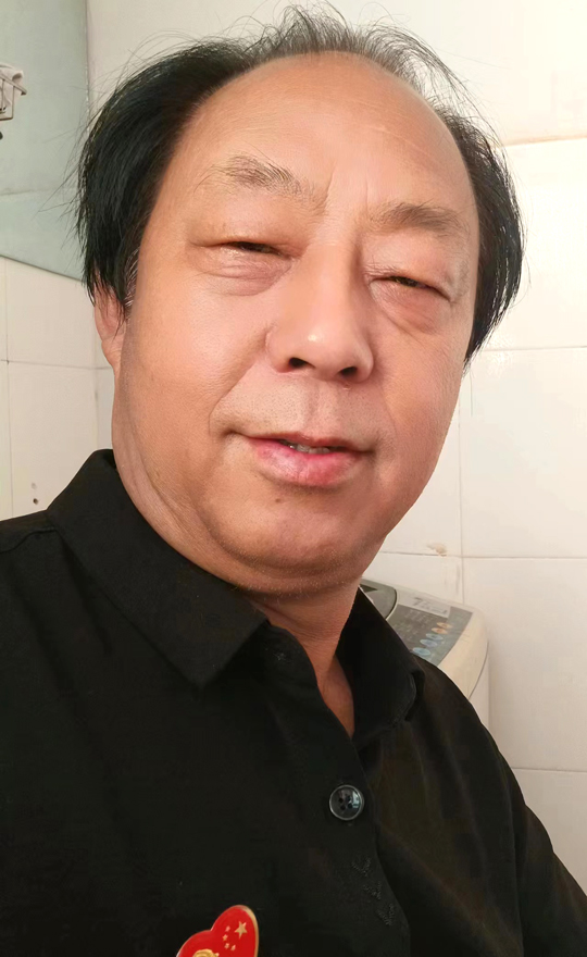 李玉明个人照片.jpg