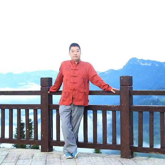 杨鹏个人照片.jpg