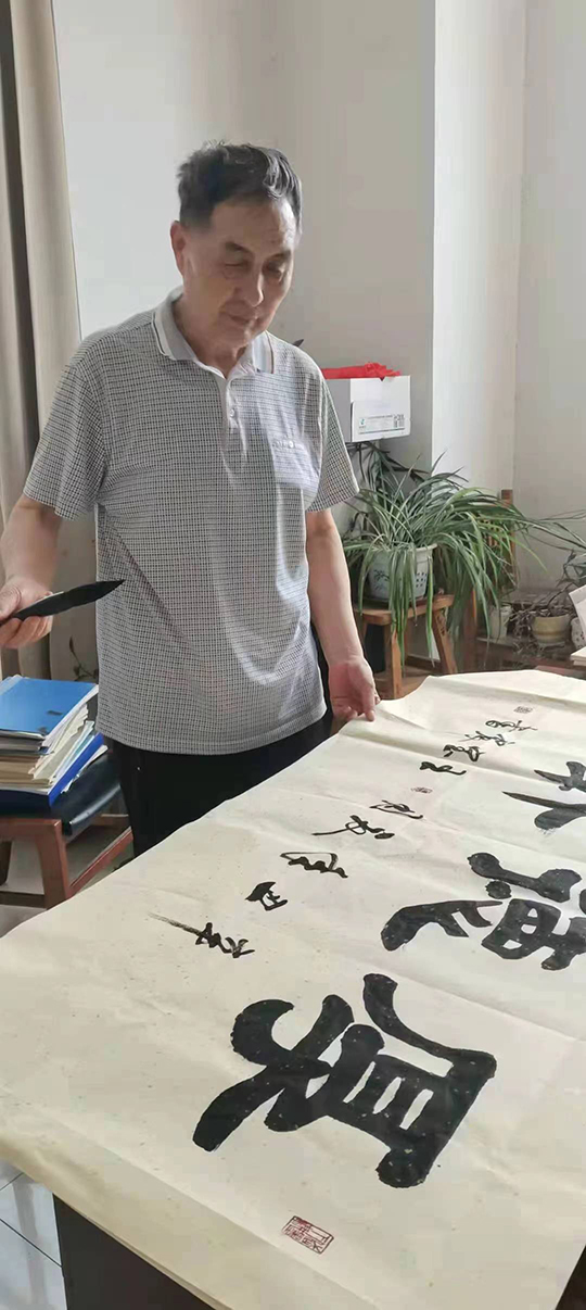王宝震个人照片.jpg