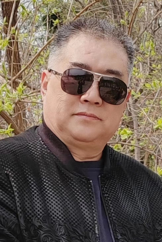 赵炳生个人照片.jpg