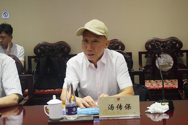 华夏国艺中心副主任汤传保.jpg