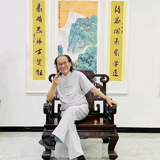 赵同振个人照片.jpg