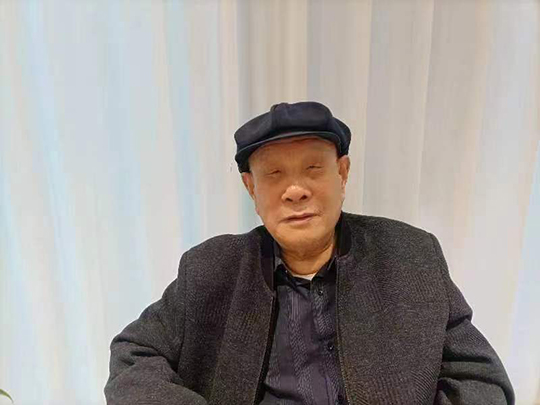 张友仁个人照片.jpg
