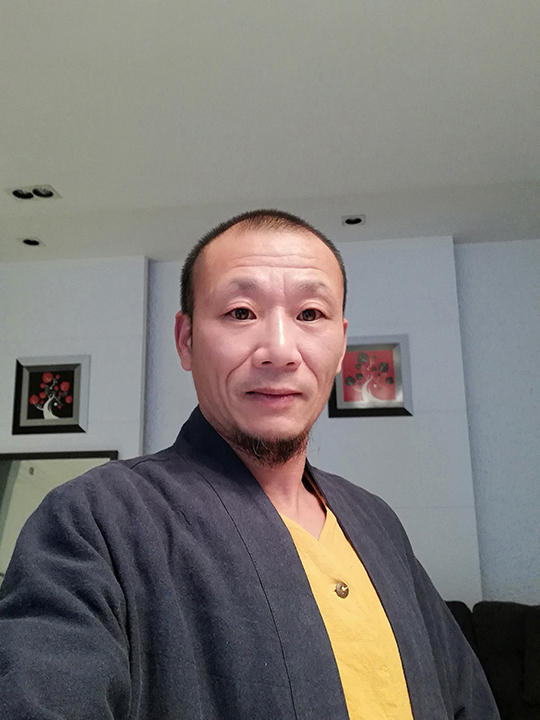 骆伟华个人照.jpg