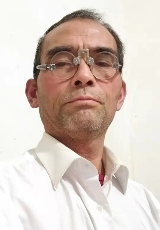 李长弘个人照片-.jpg