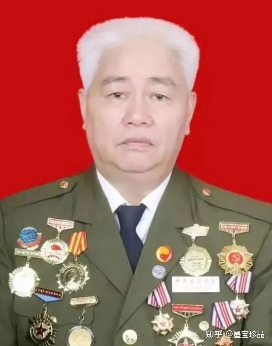 谢忠伟个人照片.jpg