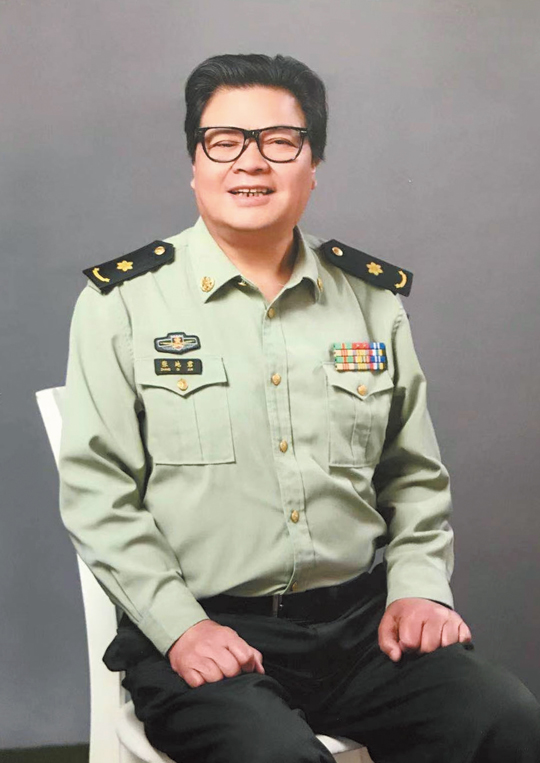 张地君个人照片.jpg