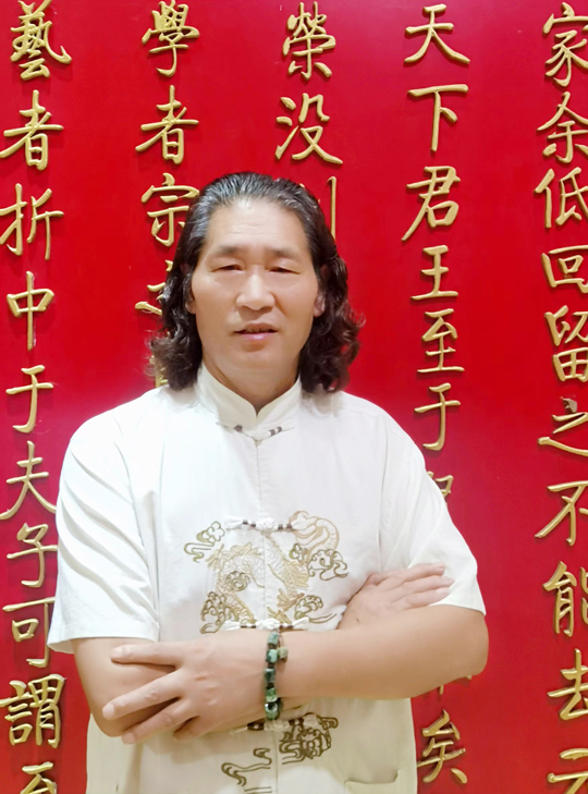 胡宝成个人照片.jpg