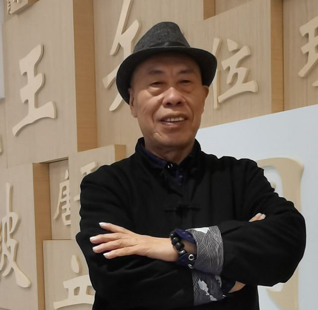顾士忠个人照片.jpg