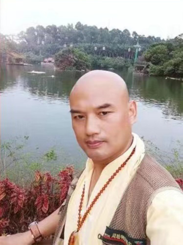 尤敬伟个人照片.jpg