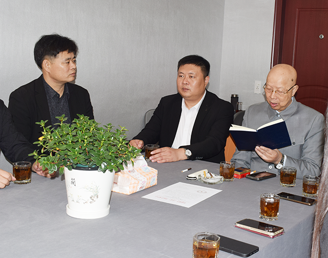 华夏国艺书画艺术中心副主任刘小龙致辞.png