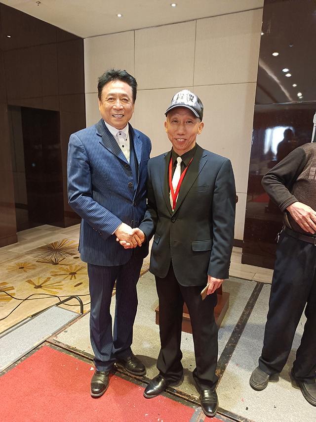 2华夏国艺副主任汤传保与书画委副主任委员宋伯军合影.jpg