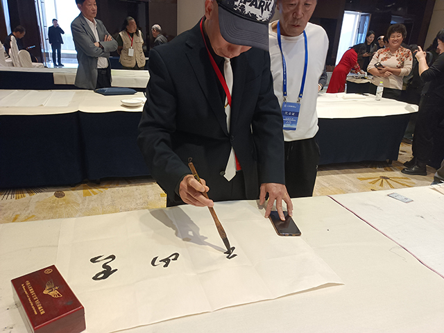 4华夏国艺副主任汤传保创作.jpg
