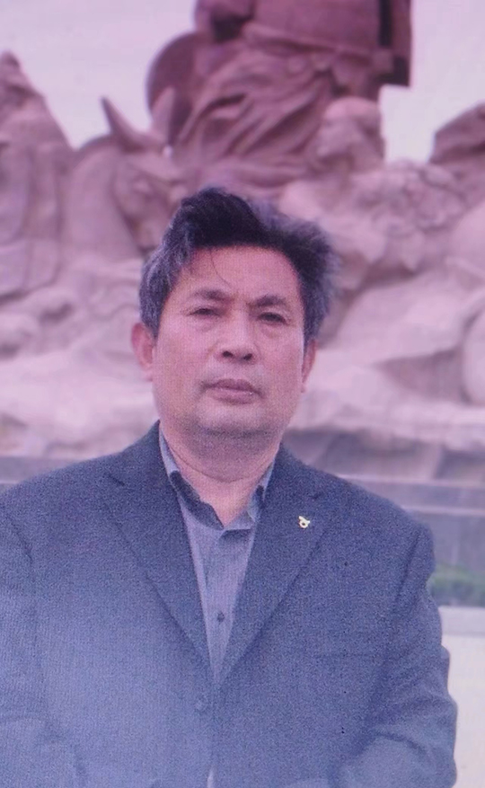 张坤圣个人照片.jpg