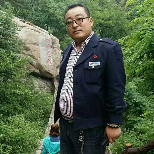 李勇个人照片.jpg
