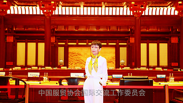 赵珂个人照片.jpg