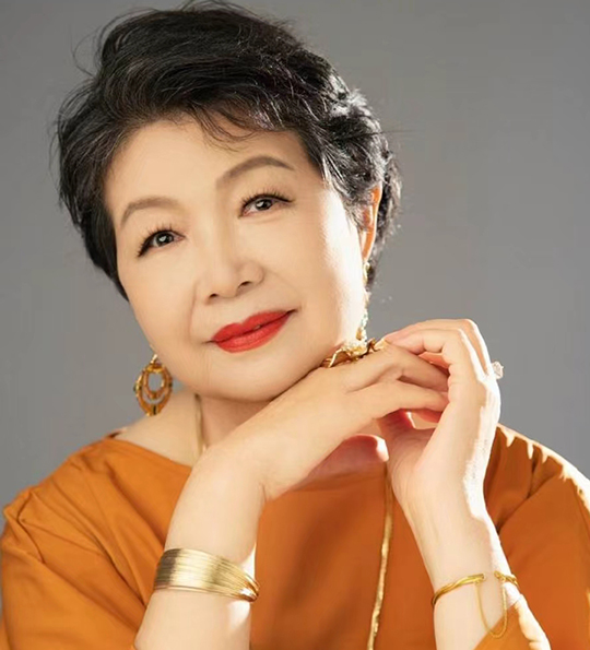 何丽华.jpg