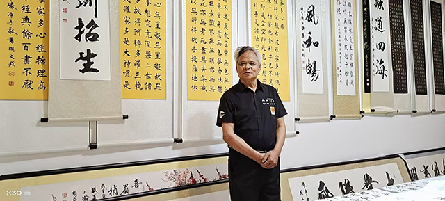 胡文栽个人照片.jpg