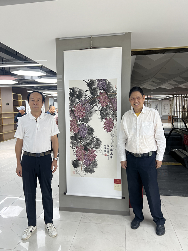 汪铭录与邱春林合影.jpg