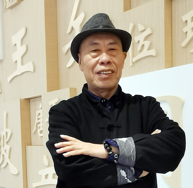 顾士忠个人照片.jpg