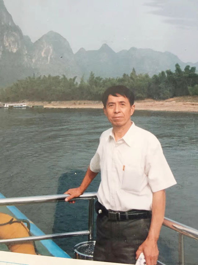 邓光炎个人照片.jpg